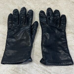 Women’s Black Leather Gloves